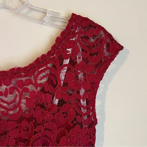 David’s Bridal Apple Red Scoop Neck Cap Sleeves Lace Bridesmaid Dress Size 6 - Picture 6 of 11